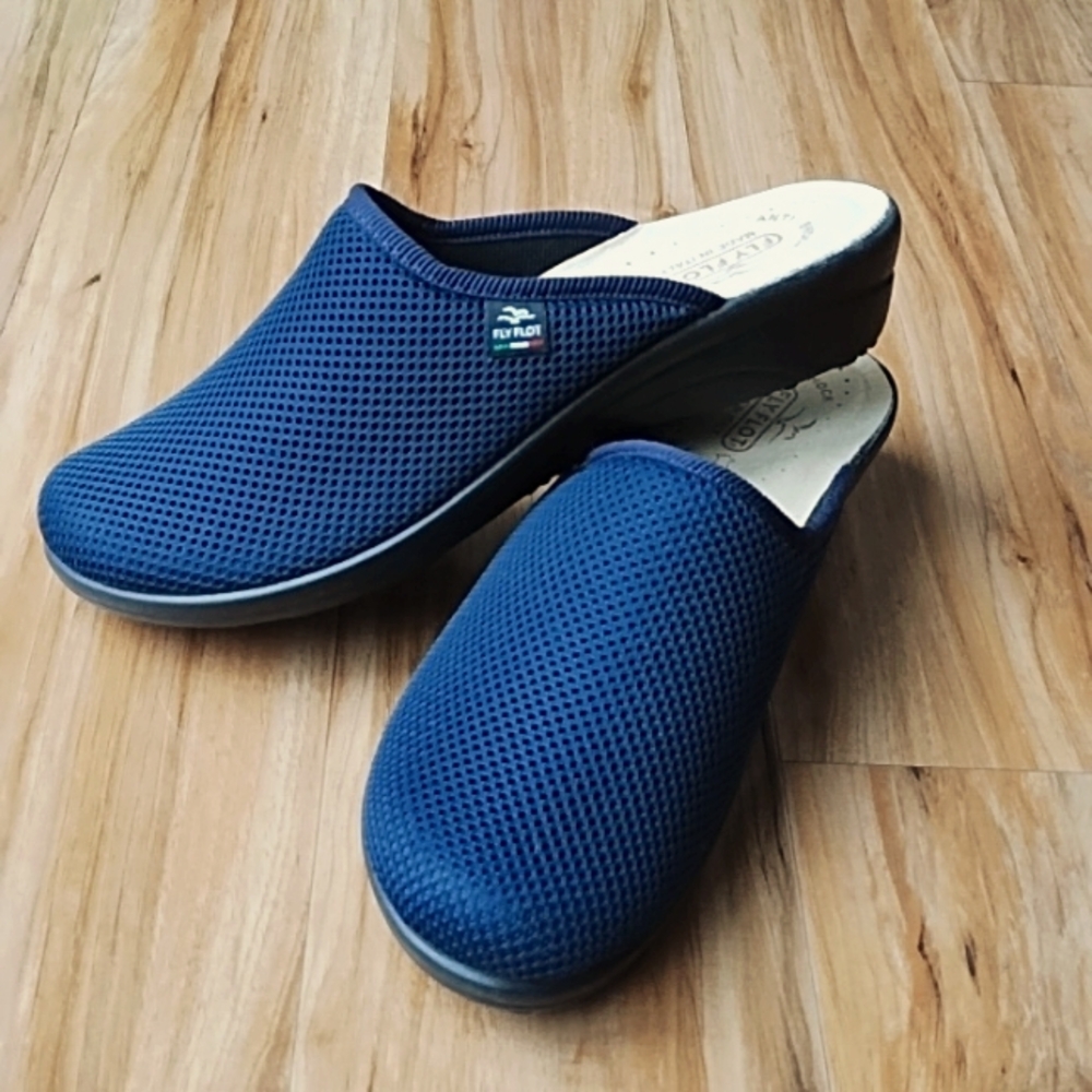 Fly Flot NEW WITHOUT TAGS Slides
